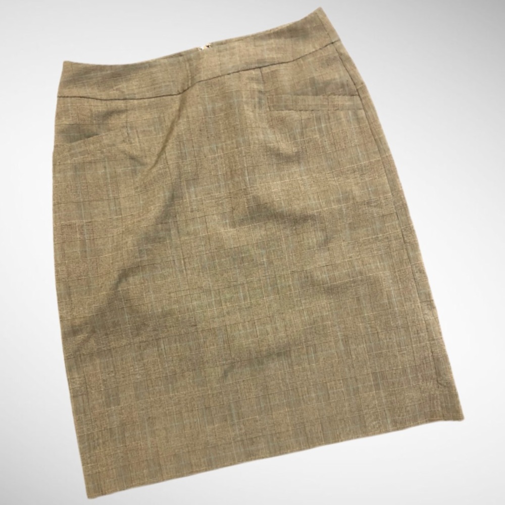 Banana Republic plaid pencil skirt w/pockets!
